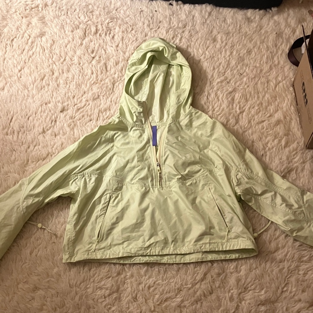 Lululemon Athletica Pale Green Hooded Jacket